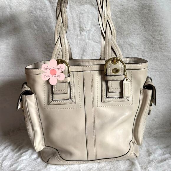 Coach Handbags - Coach SOHO Cream Leather LG Pocket Tote Bag Satchel 10049